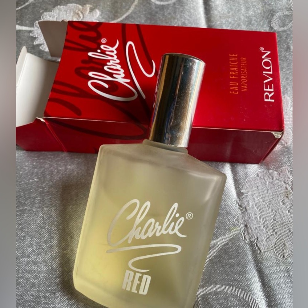 🌷Revlon Charlie Red 🌷 - Picture 4 of 5